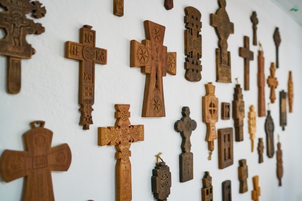 Magazin cruci lemn si alte obiecte din traditia ortodoxa romaneasca si populara lucrate manual